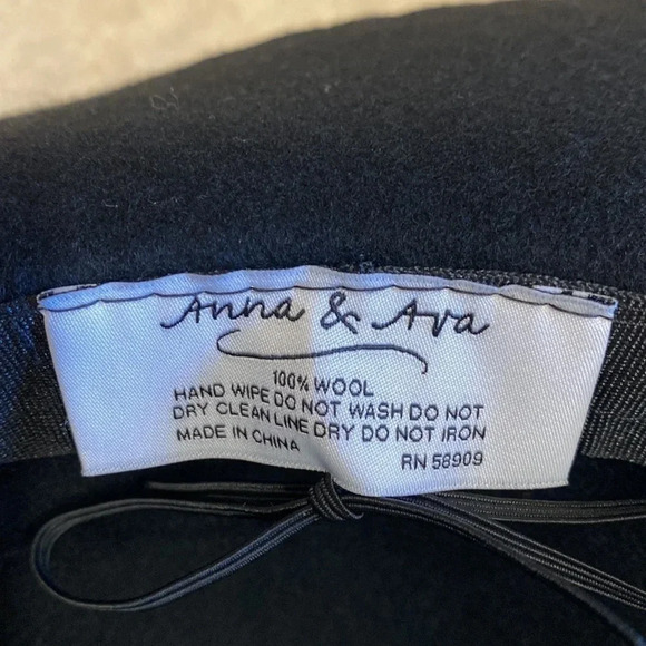 Anna & Ava Black 100% Wool Scalloped Edge Hat - Picture 3 of 9